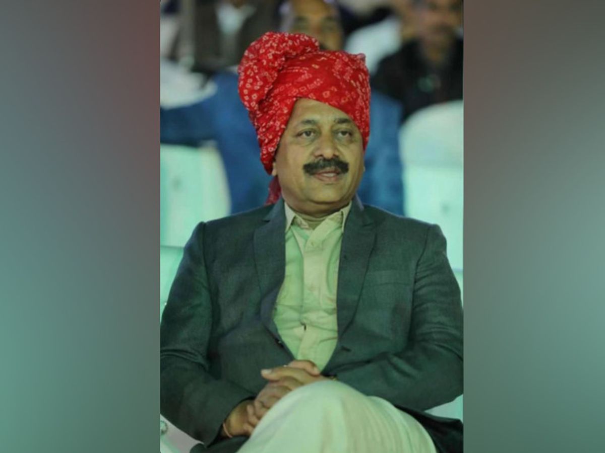 પોપટ સોરઠિયા હત્યાકેસમાં મહિનામાં સરેન્ડર કરવા ગુજરાત હાઈકોર્ટેનો આદેશ, અમિત ખૂંટ કેસમાં આગોતરા જામીન અરજી રદ પોપટ સોરઠિયા હત્યાકેસમાં મહિનામાં સરેન્ડર કરવા ગુજરાત હાઈકોર્ટેનો આદેશ, અમિત ખૂંટ કેસમાં આગોતરા જામીન અરજી રદ